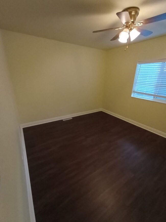 Photo - 3 Bed Charming Updated Home Silver Springs