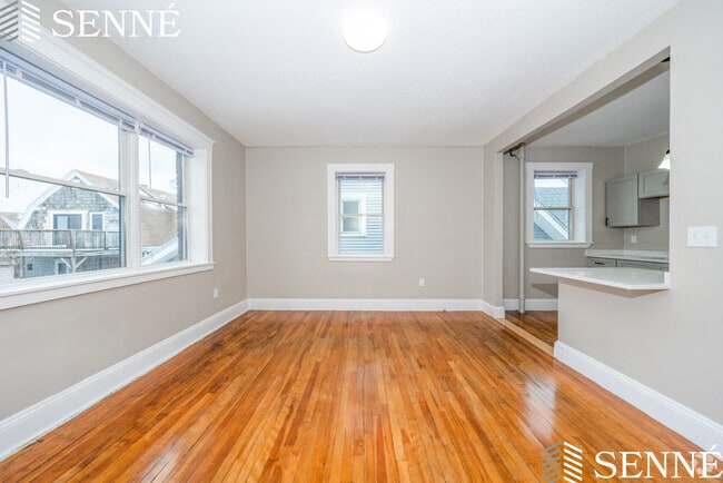 Building Photo - 5 Sherborn Ct Unit 10 Rental