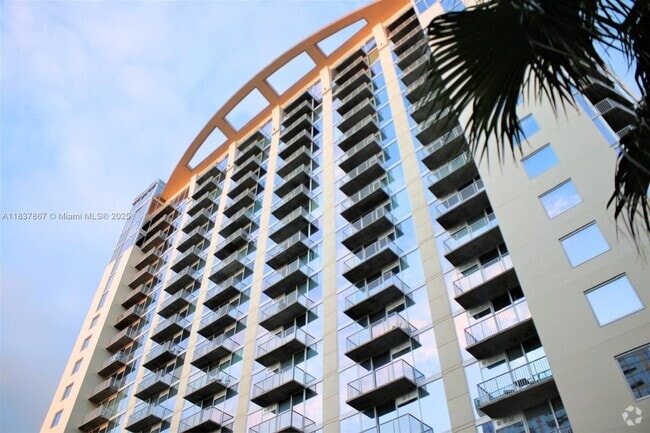Building Photo - 155 S Court Ave Unit 1607 Rental