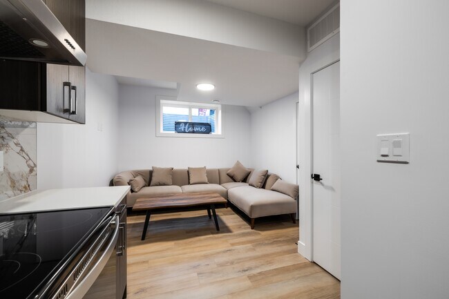 Photo - 9337 87 Ave NW Unit 2