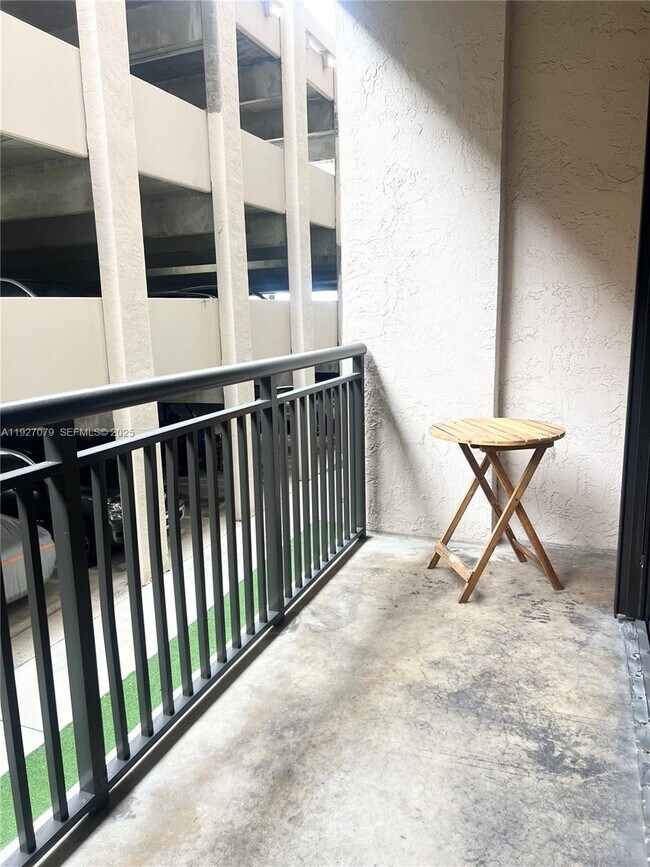Photo - 540 Brickell Key Dr Unit 214