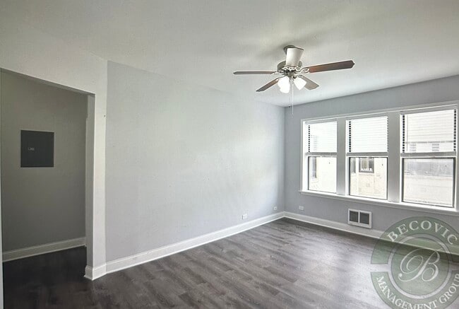 Photo - 3635 W Dickens Ave