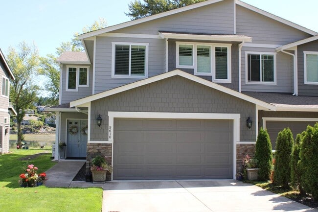 Building Photo - Beautiful Wollochet Bay 3-Bedroom Town Home