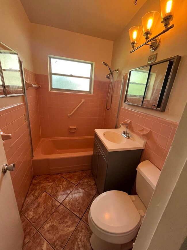 Photo - 1159 Bonita Ct NE