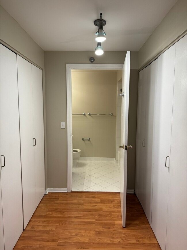 Photo - 345 N La Salle Dr Unit 209