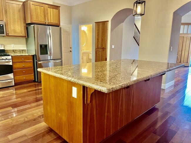 Photo - 853 Palou St