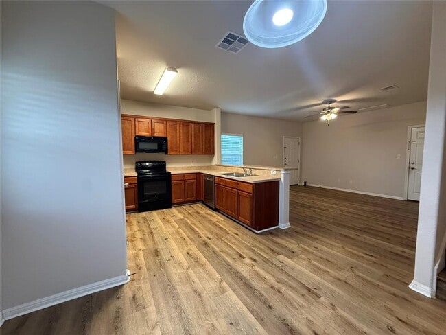 Photo - 334 TX-332 Loop