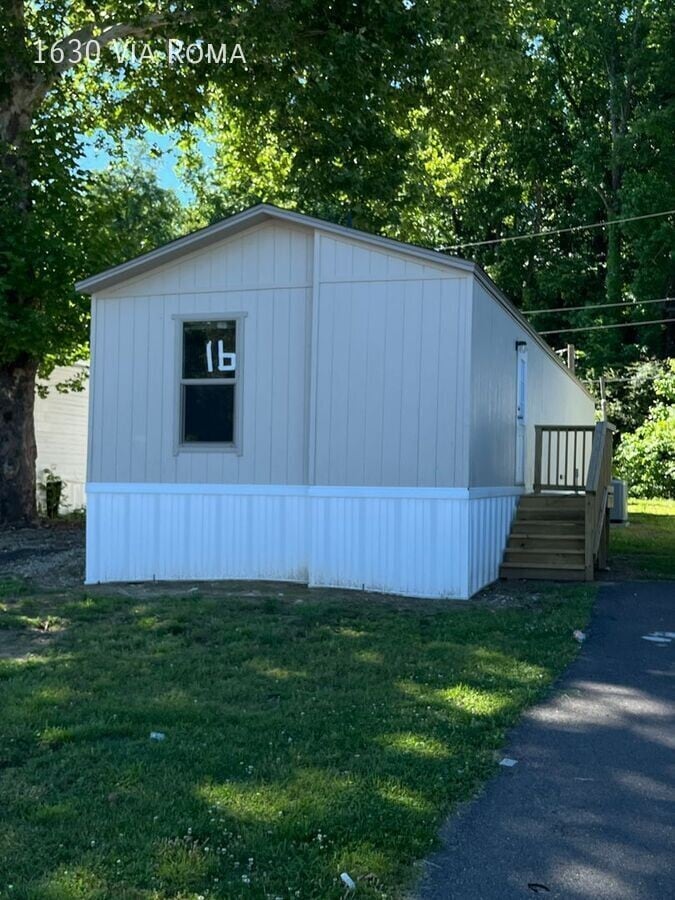 Photo - 1630 Via Roma Dr