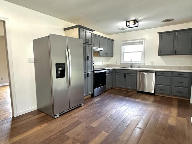Photo - 461 Morningside Dr