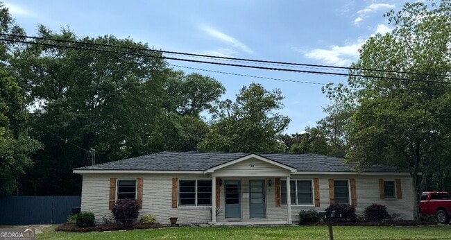 Building Photo - 701 E Jones Ave