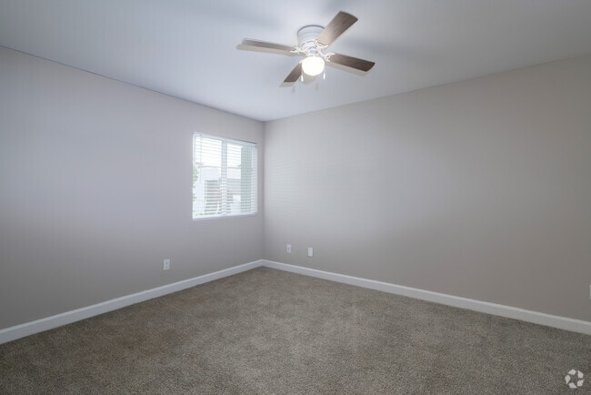 1 HAB, 1 BA - 700 ft²