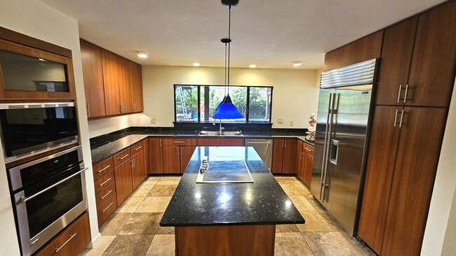 Photo - Kaneohe Bay 4/3.5 with way to much to list!