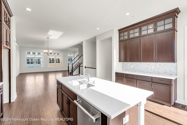 Photo - 6 Augustus Dr