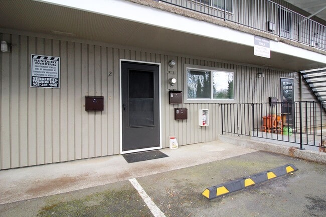 Photo - 1001 SW Woods St Unit 2