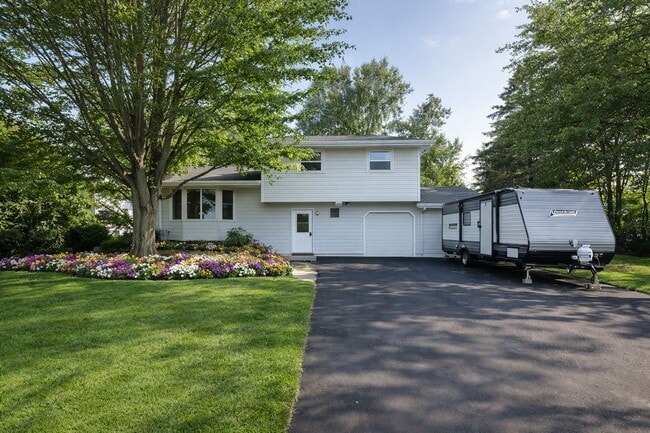 Building Photo - Click the “Apply Now” button or email wapmrentals@gmail.com for a prompt response.