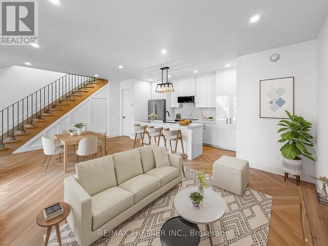 Photo - 757 Dufferin St