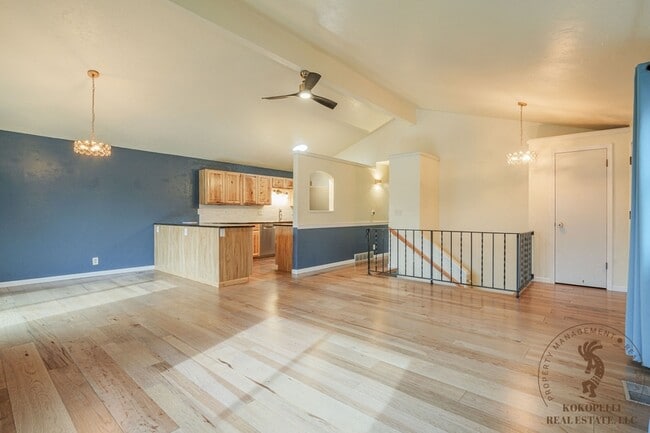 Photo - 1043 Lakeside Dr