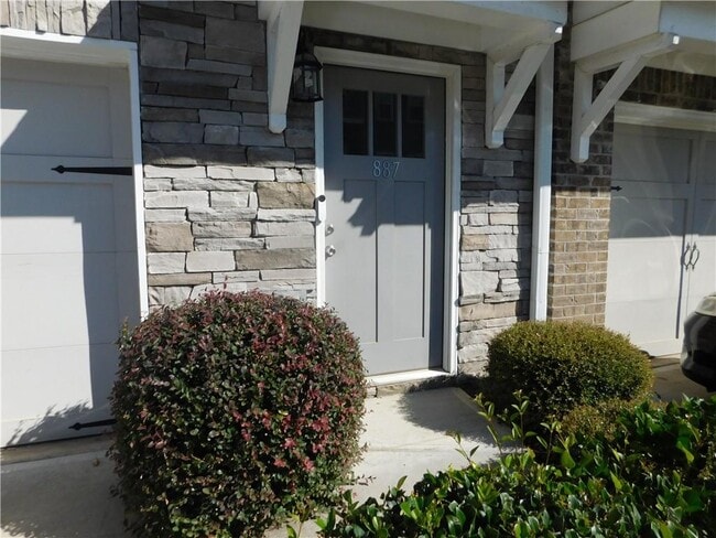 Photo - 887 Society Cir