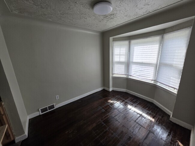 Photo - 2302 Tyler St