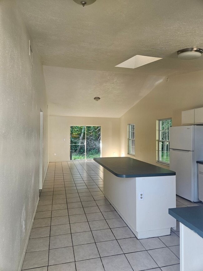Photo - 2/1 DUPLEX