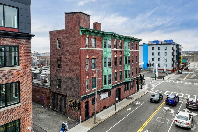 80 W Broadway is located in the South Boston submarket of Boston. - 80 Broadway #5A Penthouse