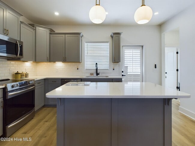 Photo - 129 Lexington Ln