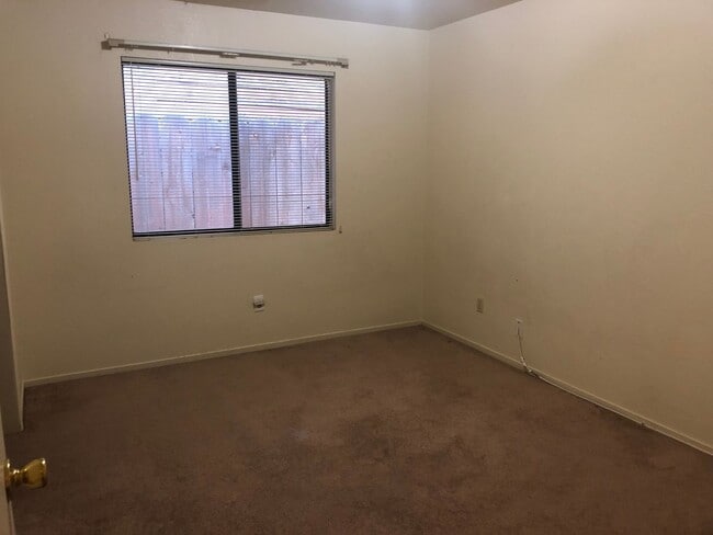 209 E Putnam Ave