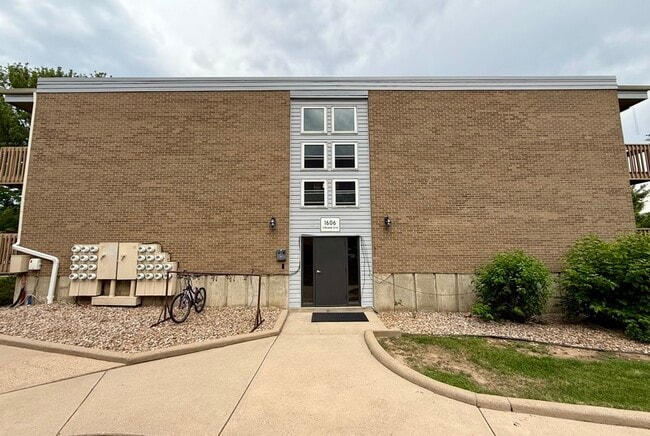 Building Photo - 1606 Cottonwood Dr Unit 13S Rental