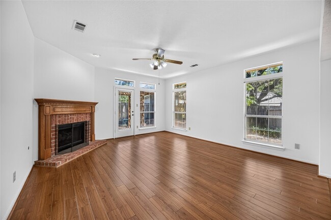 Photo - 88 Laughing Brook Ct