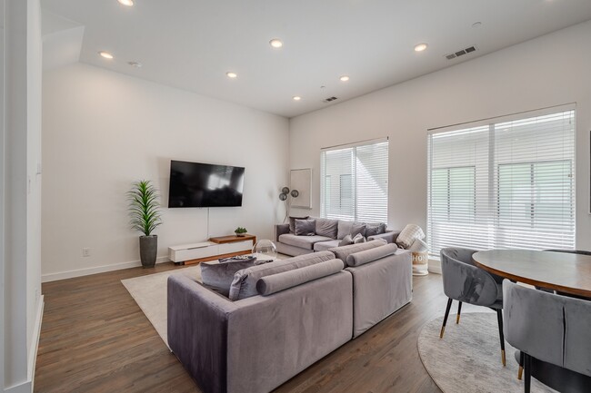Photo - Modern Townhome with Dual Primary Suites & 2-Car Garage | Knox-Henderson / Lower Greenville