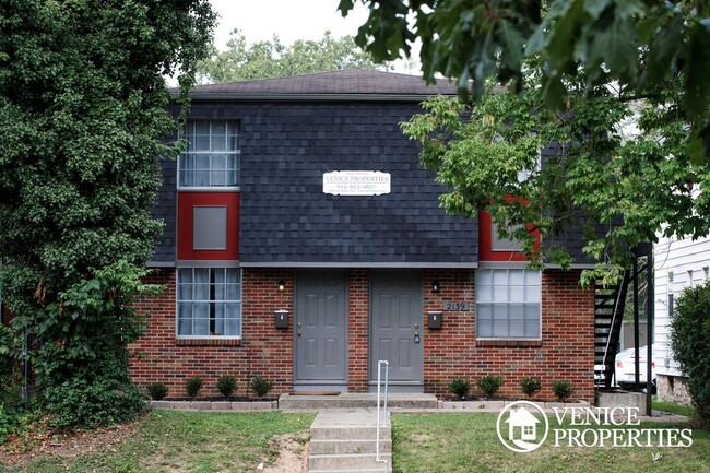 Building Photo - 5 Bedroom on OSU Campus Rental
