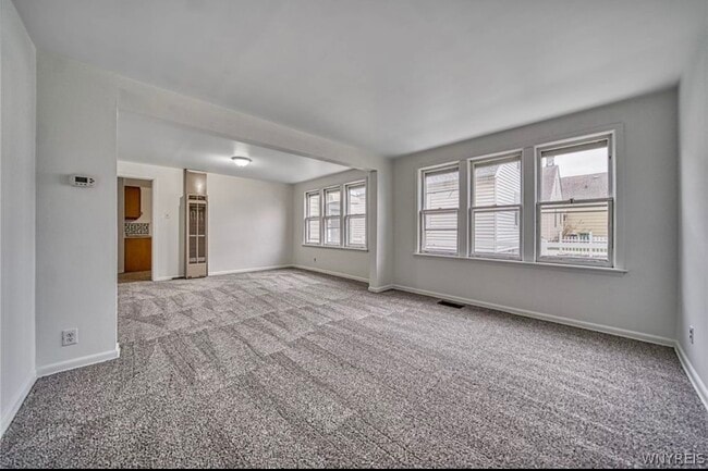 Lower Apartment - 368 Weimar St