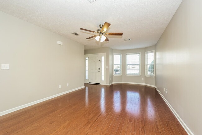 Photo - 1416 Sprucedale Dr