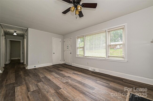 Photo - 2256 Kilborne Dr House