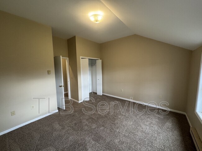 Photo - 15927 PA-407