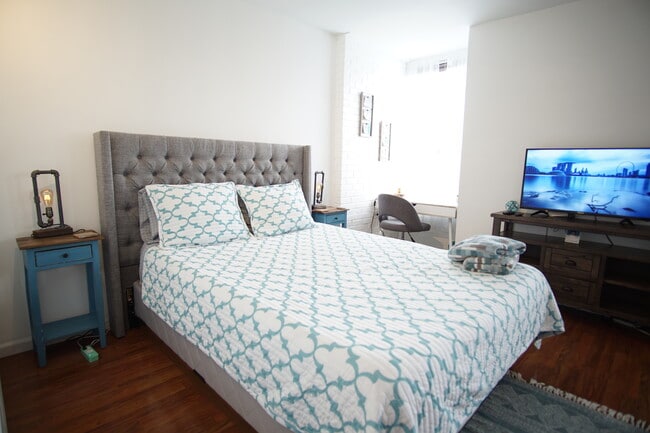 Photo - 636 W Webster Ave Unit 401