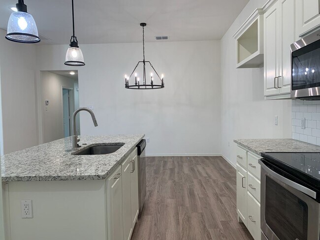 Photo - 12005 Essex Ave Unidad A