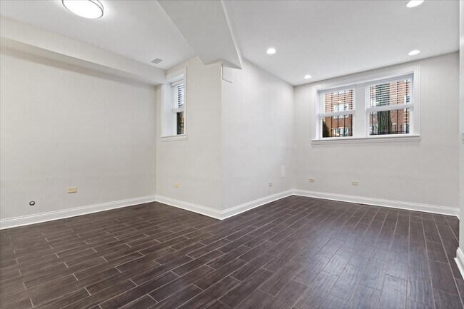 Photo - 4906 N Whipple St Unit G