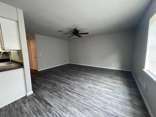 Photo - 14456 NE 4th St