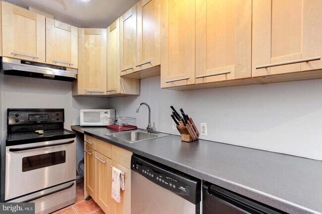 Photo - 811 S Broadway