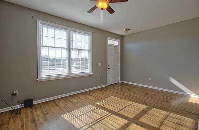 Photo - 127 Davila St
