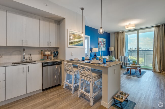 2BR, 2BA - 915SF - Kitchen - Pura Vida Hialeah Apartments