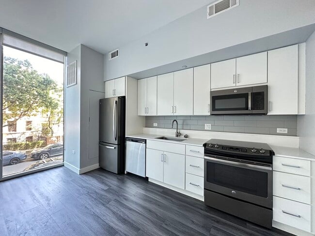 Photo - 4334 N Hazel St Unit 902