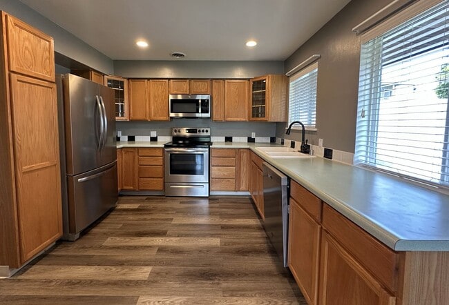 Photo - 1816 Rockefeller Ave Unit 1816