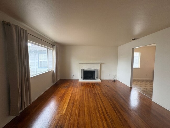 Photo - 820 Bryte Ave