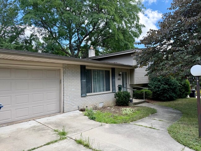 Photo - 612 Leona Dr
