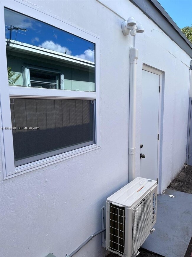 Building Photo - 50 NW 68th Ct Unit 3