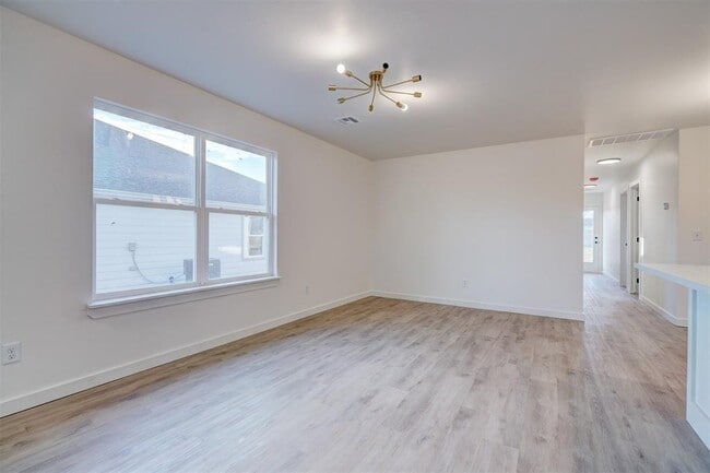 Photo - 224b NW 122nd St