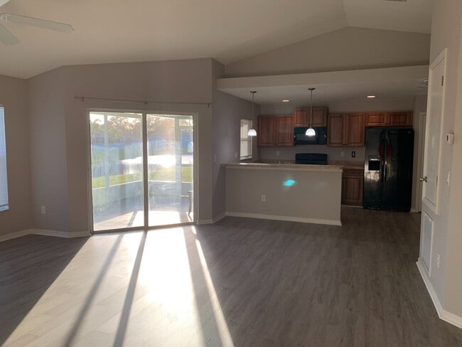Photo - Well maintained 3/2/2 with pond view and community pool