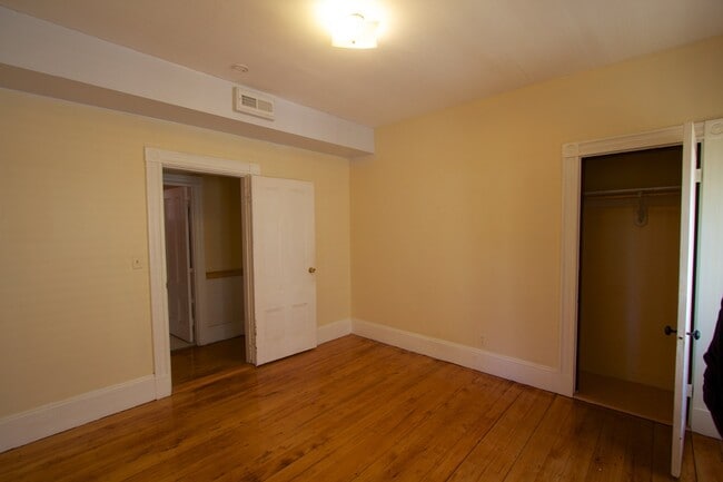 120 Minden St